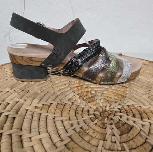 Dansko Metallic Black Silver Bronze Strappy Sandals 11-11.5 - Picture 3 of 8